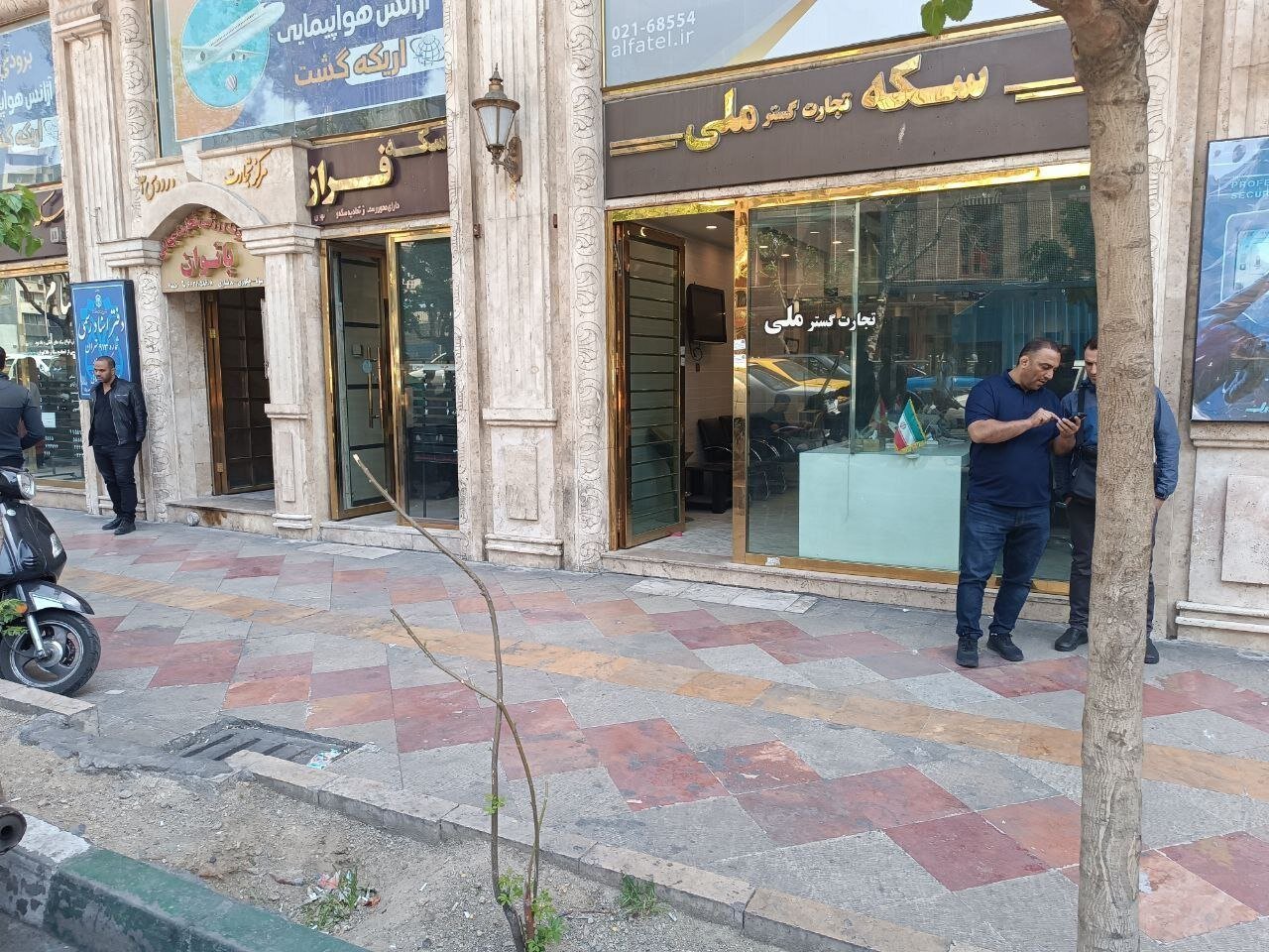کاهش انتظارات تورمی، صرافیهای تهران خلوت شدند. 2 s2.jpg